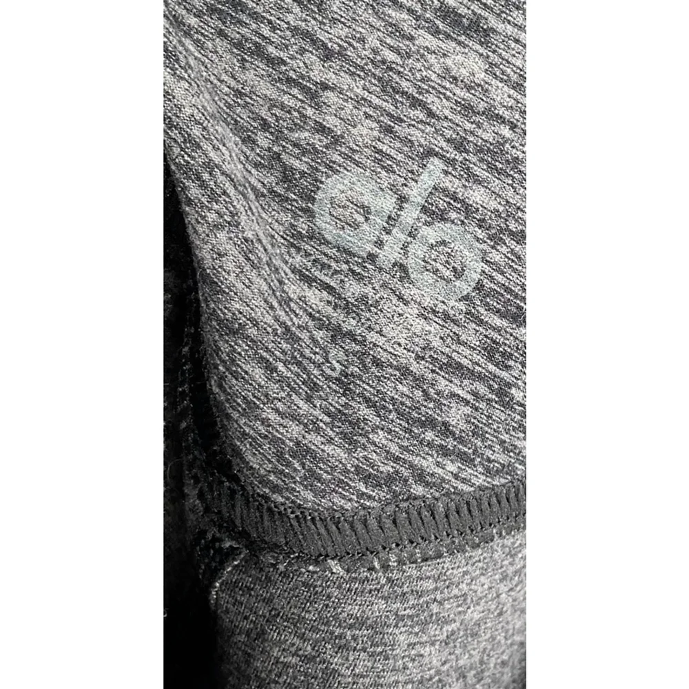 Alo Yoga stock photo